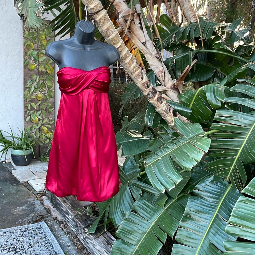Xscape by Joanna Chen strapless bubble dress